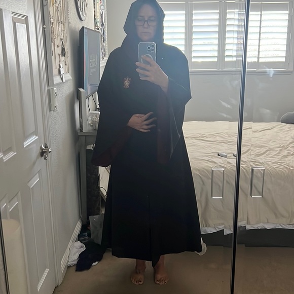 Harry Potter men’s small Gryffindor robe from universal studios - Picture 10 of 12